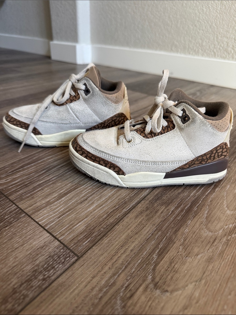 Jordan Kids Beige and Brown Suede Low-Top Sneakers